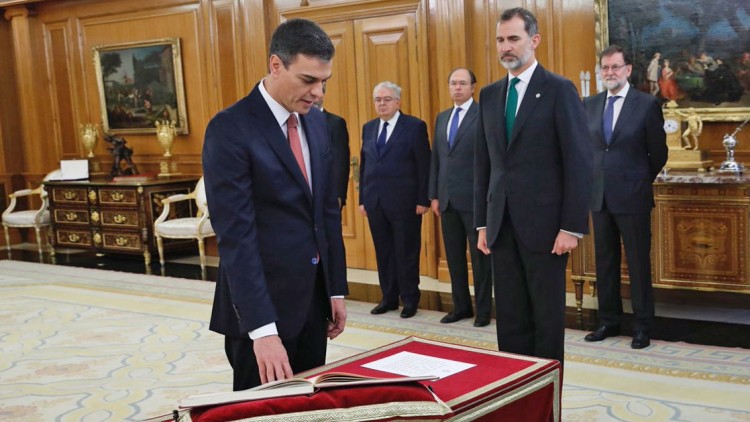 Pedro Sánchez jura el seu càrrec de president del Govern espanyol| EL TEMPS