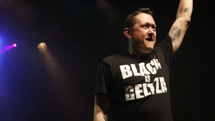 El músic, productor de cinema i activista cultural Fermín Muguruza durant un concert a Bilbao| Fermín Muguruza