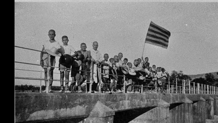 Imatge procedent de l'exposició “Aquell vent de ponent que va capgirar: La Primera Colònia Escolar Valencianista a través del Mestre Enric Soler i Godes (1933-2013)”, patrocinada per la Fundació-Càtedra Enric Soler i Godes.