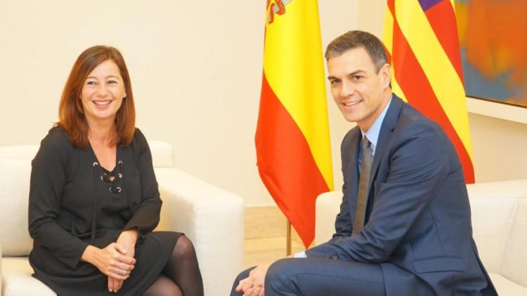 Francina Armengol i Pedro Sánchez en una reunió a Moncloa