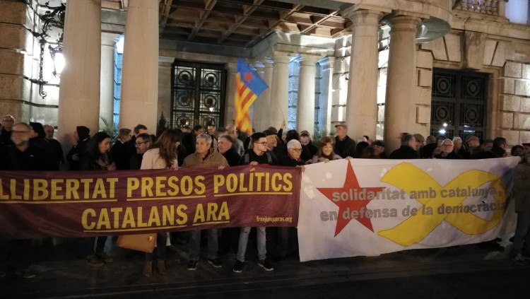 Concentració a València en solidaritat amb els presos catalans| EL TEMPS