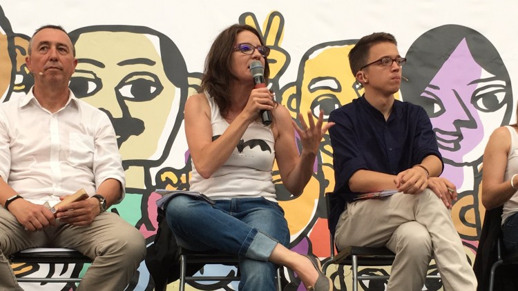 Joan Baldoví, Mónica Oltra i Íñigo Errejón en un acte de la candidatura A la valenciana, que aixoplugava Compromís, Podem i EUPV| A la valenciana