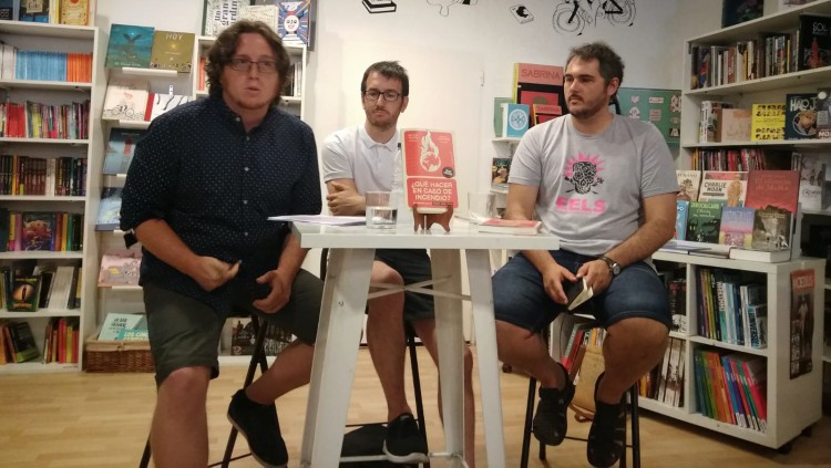 Emilio Santiago, Héctor Tejero i Andreu Escrivà a la presentació del llibre| EL TEMPS