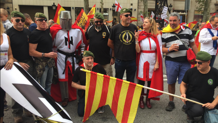 Amb casc i vestit de templari, Alberto Pérez de REFNI. Facebook REFNI