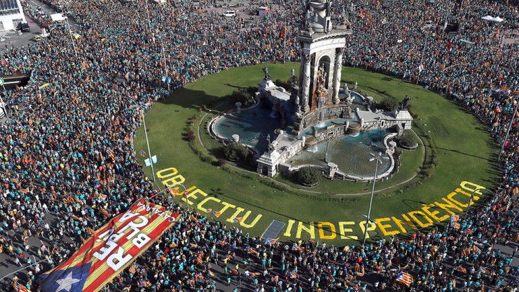 La manifestació de la Diada a la plaça Espanya. EFE