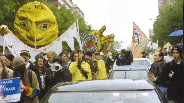 Manifestació antiglobalització a inicis de segle. Arxiu EL TEMPS