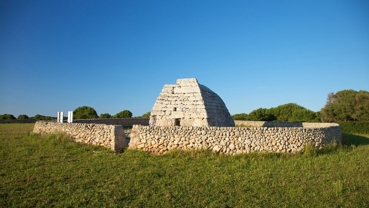 Naveta des Tudons (Ciutadella)