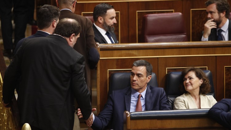 Oriol Junqueras saluda Pedro Sánchez al Congrés dels Diputats. Europa Press