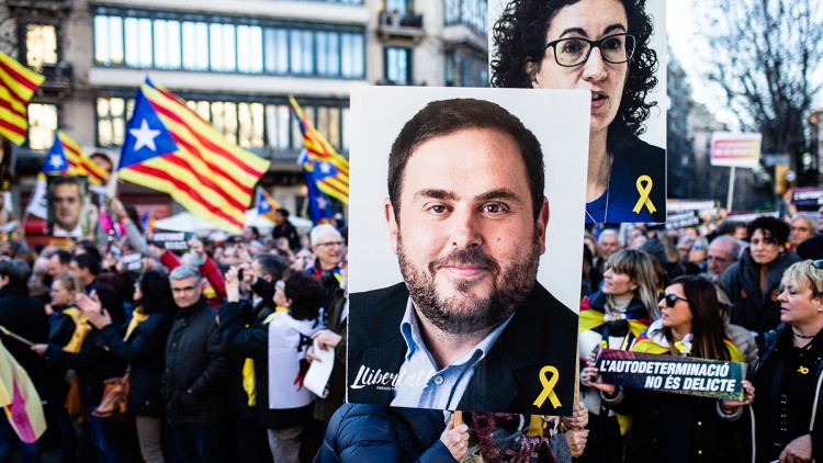 Cartell de suport a Oriol Junqueras. Europa Press