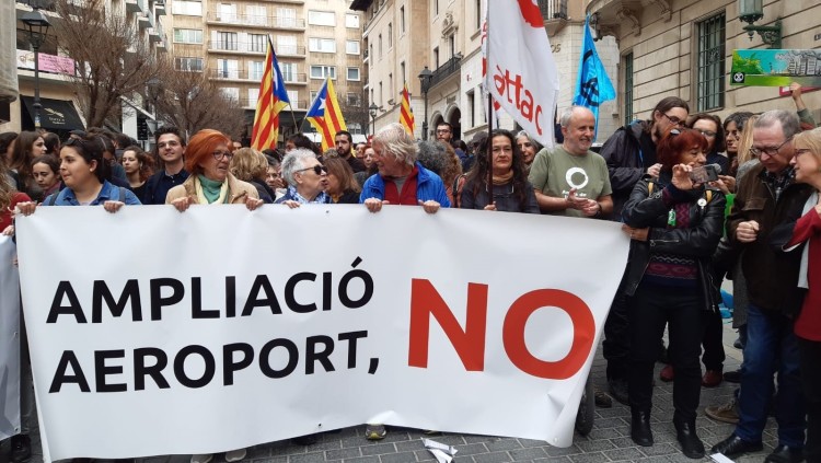 Manifestació contra l'ampliació de l'aeroport de Palma. Europa Press