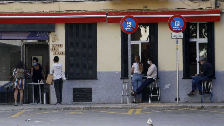Un bar de Palma obre en fase 1 de la desescalada. Europa Press