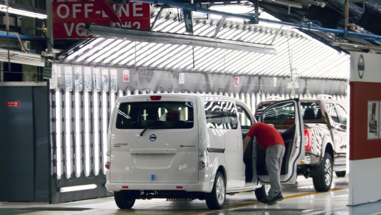 Fabricació d'automòbil Nissan en una planta catalana. Agència Catalana de Notícies