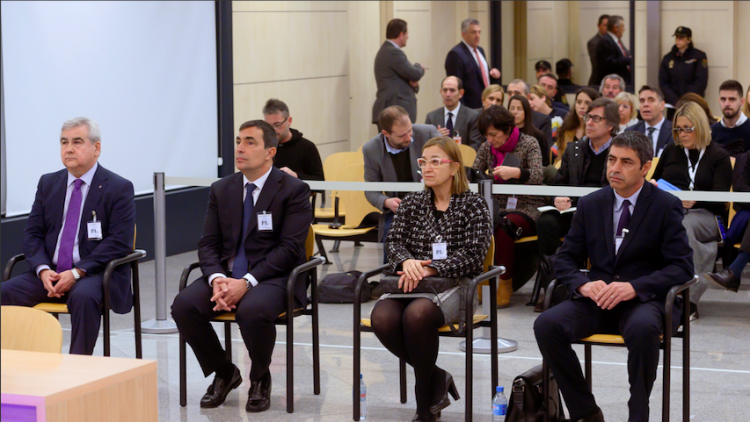 El major dels Mossos Josep Lluís Trapero, la intendent Teresa Laplana), l'exdirector Pere Soler, i l'ex-secretari general d'Interior César Puig durant l'inici del judici a la cúpula d'Interior el 20 de gener del 2020. ACN