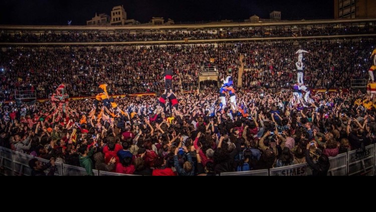 Diada 25 d'abril del 2016 a la Plaça de Bous de València. Vicent de Kastro, col·lectiu Koma