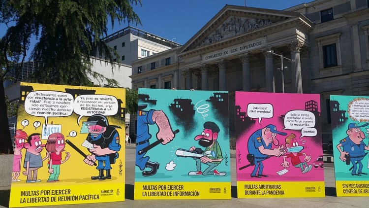Acte d'Amnistia Internacional per denunciar els abusos policials al Congrés dels Diputats| Amnistia Internacional/Adolfo Luján