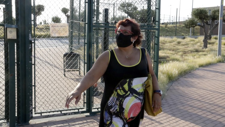 Dolors Bassa a la sortida de la presó. Agència Catalana de Notícies