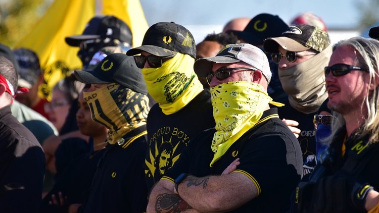 Proud Boys durant una protesta a Carolina del Nord. Anthony Crider (Wikimedia Commons, CC-BY-SA 2.0)